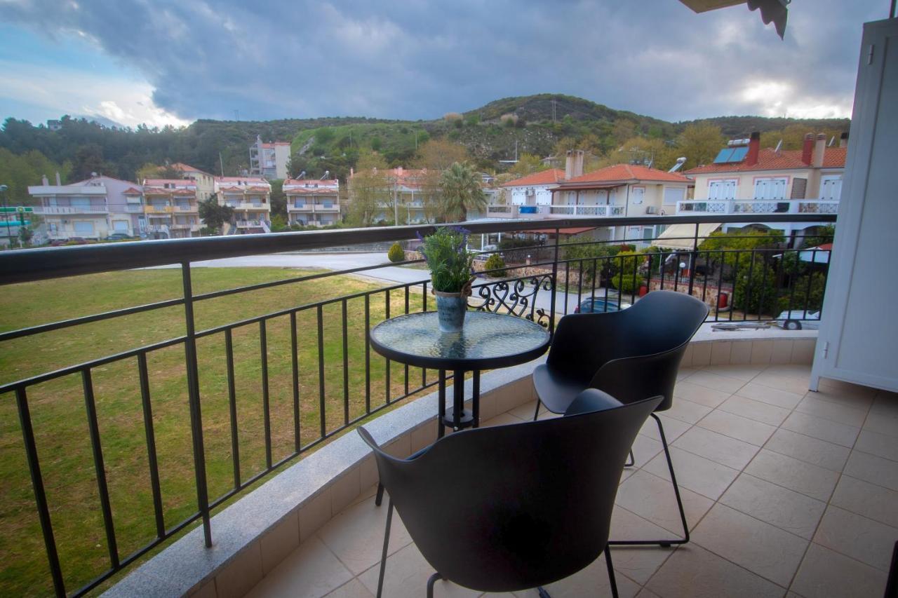 Mistral Luxury Living Aparthotel Néa Péramos Eksteriør bilde